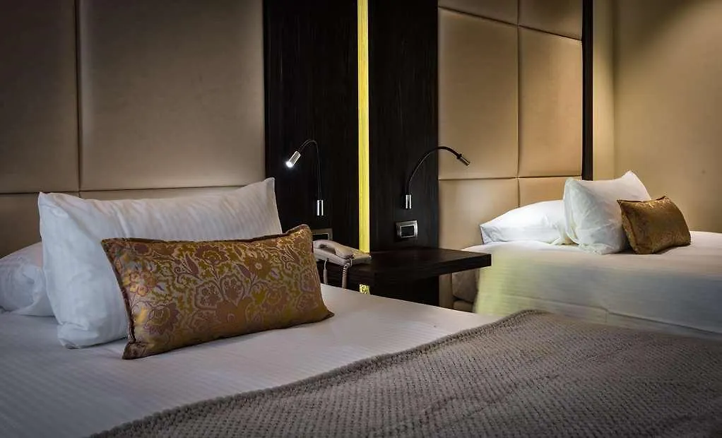 The Square Milano Duomo Hotel 4*,