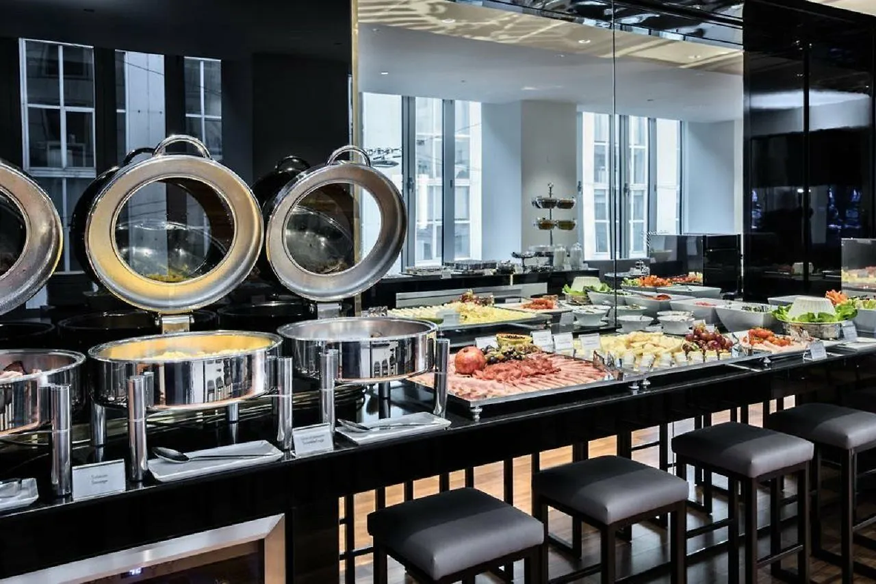 The Square Milano Duomo Hotel Italien